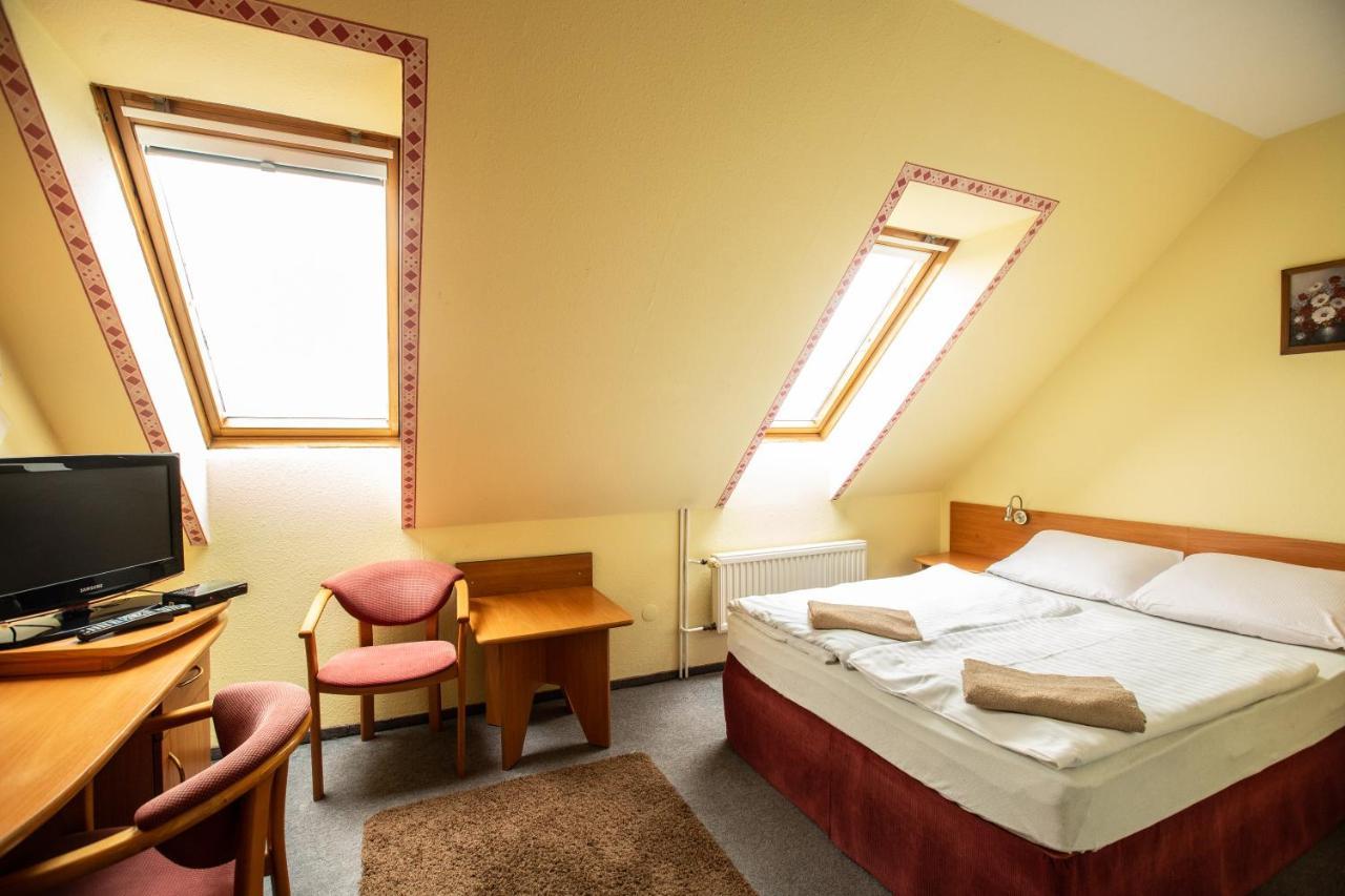 Hotel Margo Cedynia Экстерьер фото